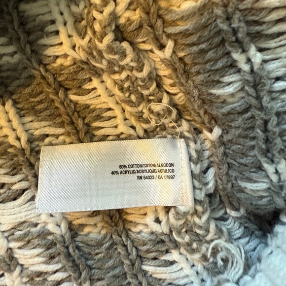 Old Navy Sweater Zip up - Picture 6 of 6